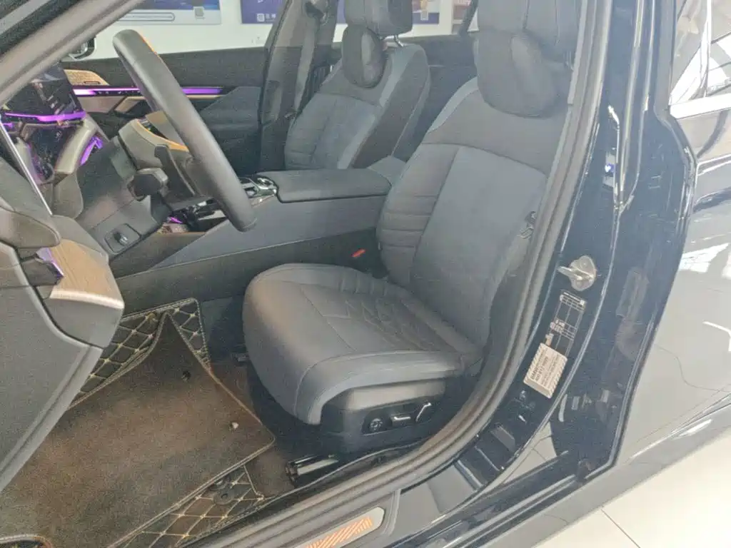BMW 5 Series — миниатюра 15