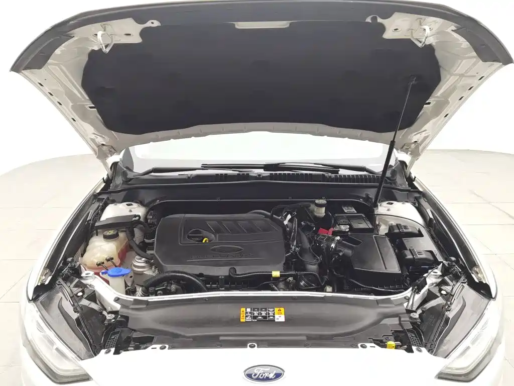 Ford Mondeo — миниатюра 6
