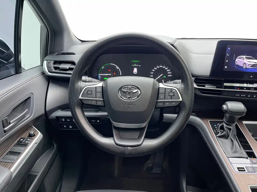 Toyota Granvia — миниатюра 12