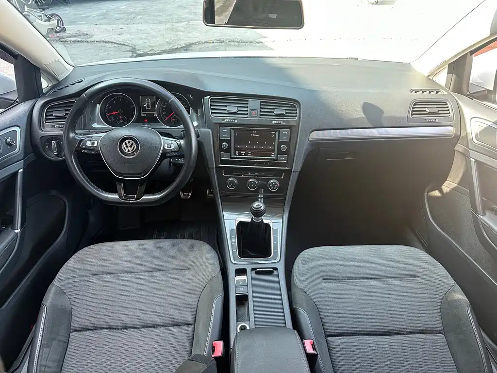 Volkswagen Golf — миниатюра 10