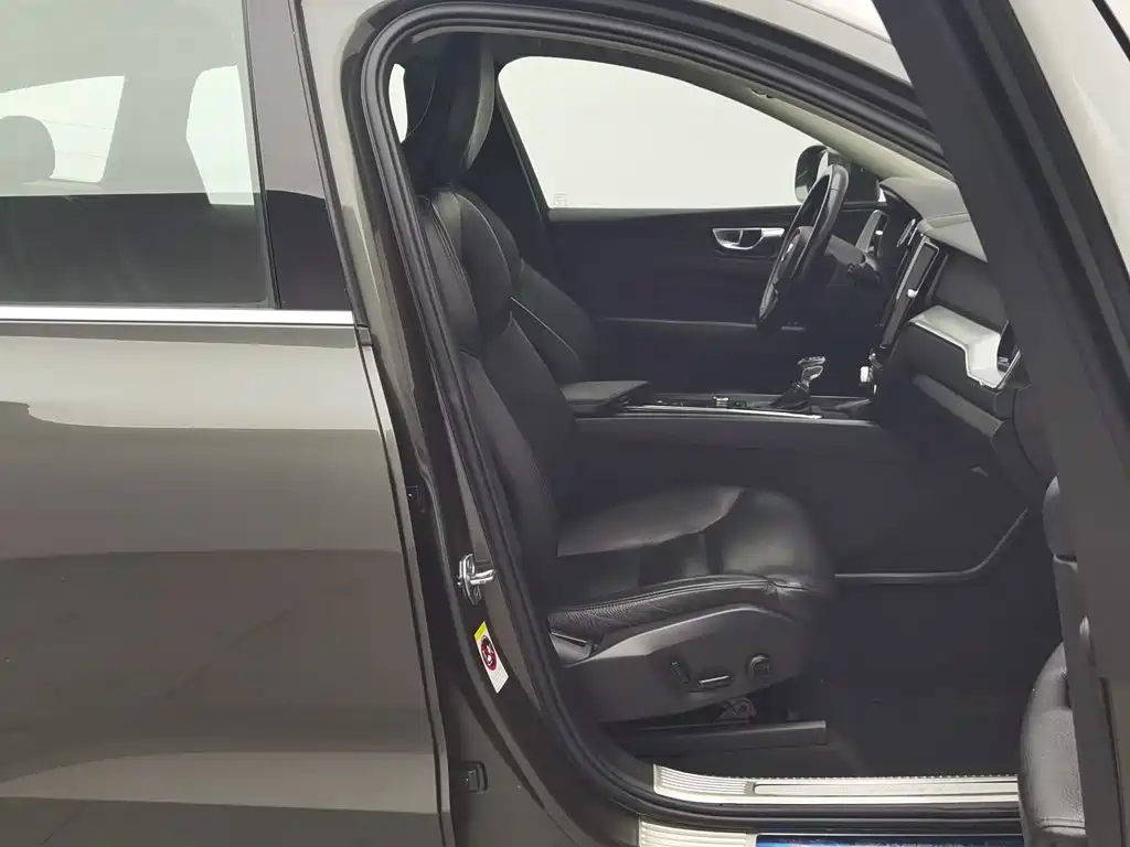 Volvo XC60 — миниатюра 23