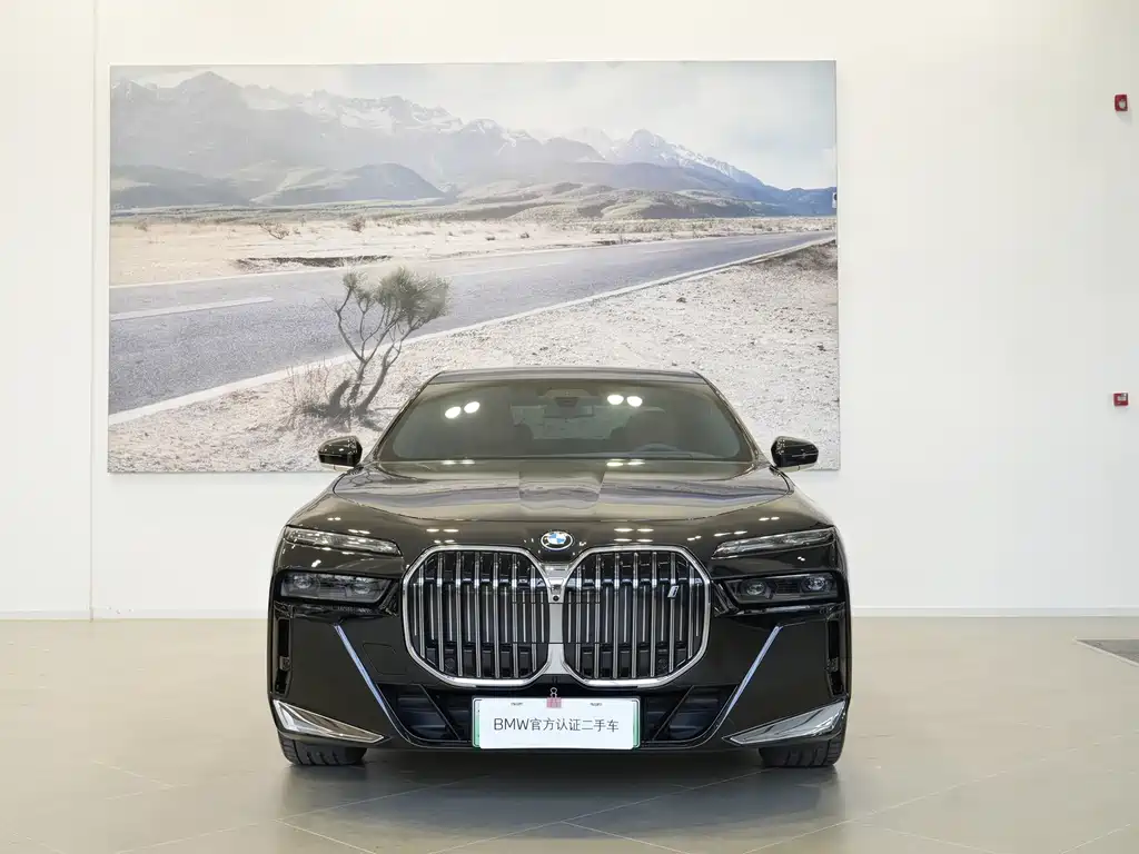 BMW i7 — миниатюра 12