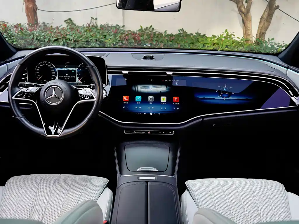 Mercedes-Benz E-Class — миниатюра 5