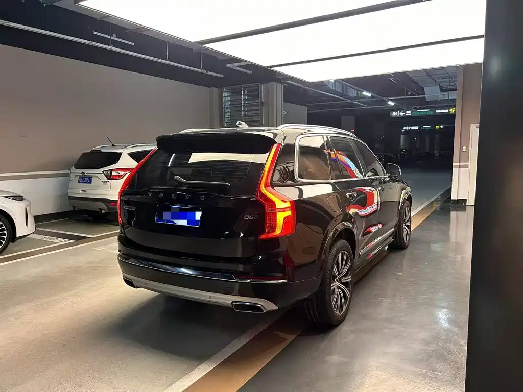 Volvo XC90 — миниатюра 6