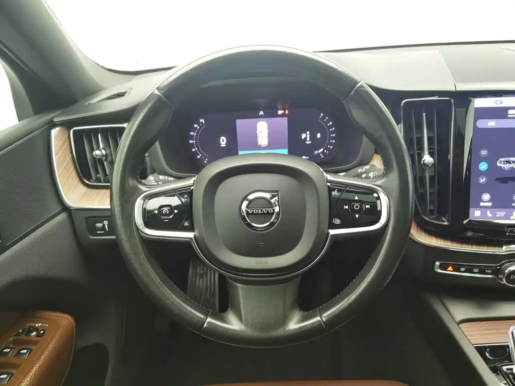 Volvo XC60 — миниатюра 11