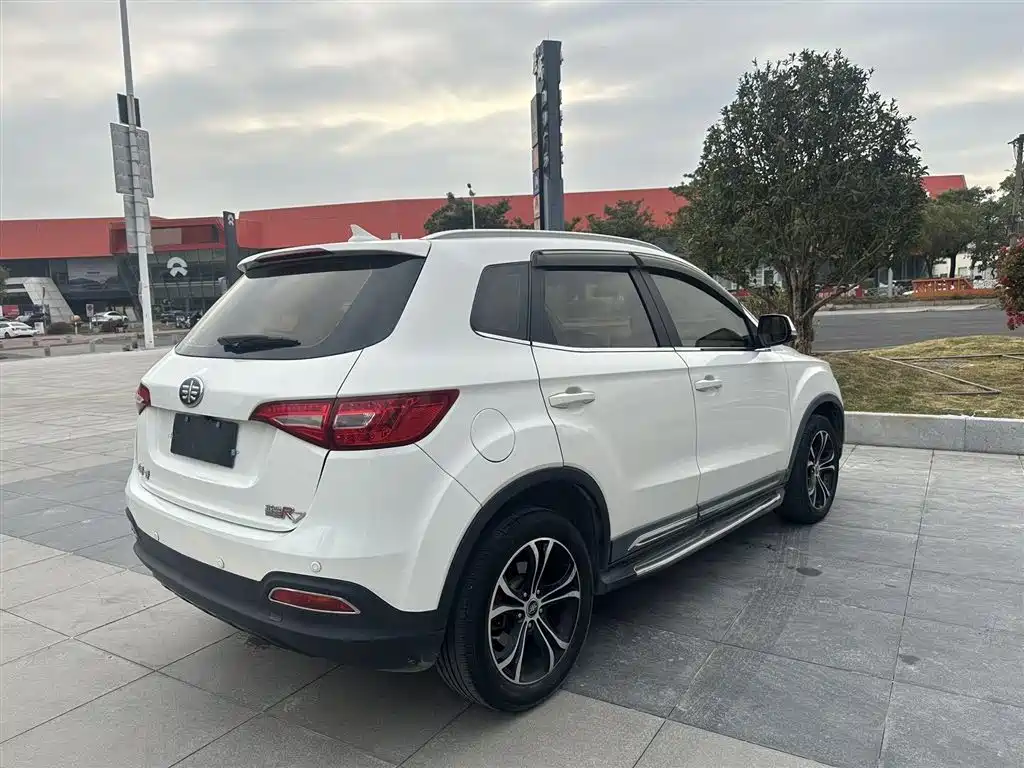 FAW XENIA R7