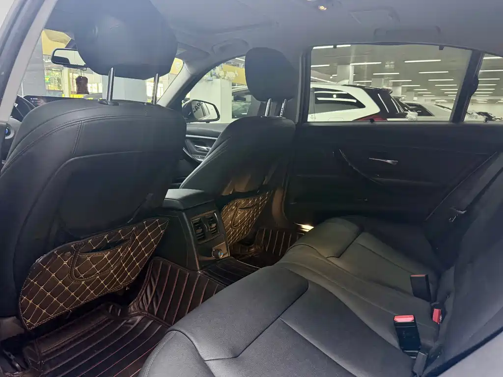 BMW 3 Series — миниатюра 11
