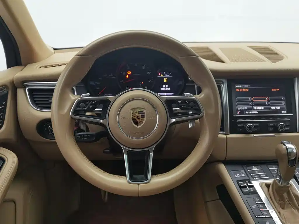 Porsche Macan — миниатюра 11