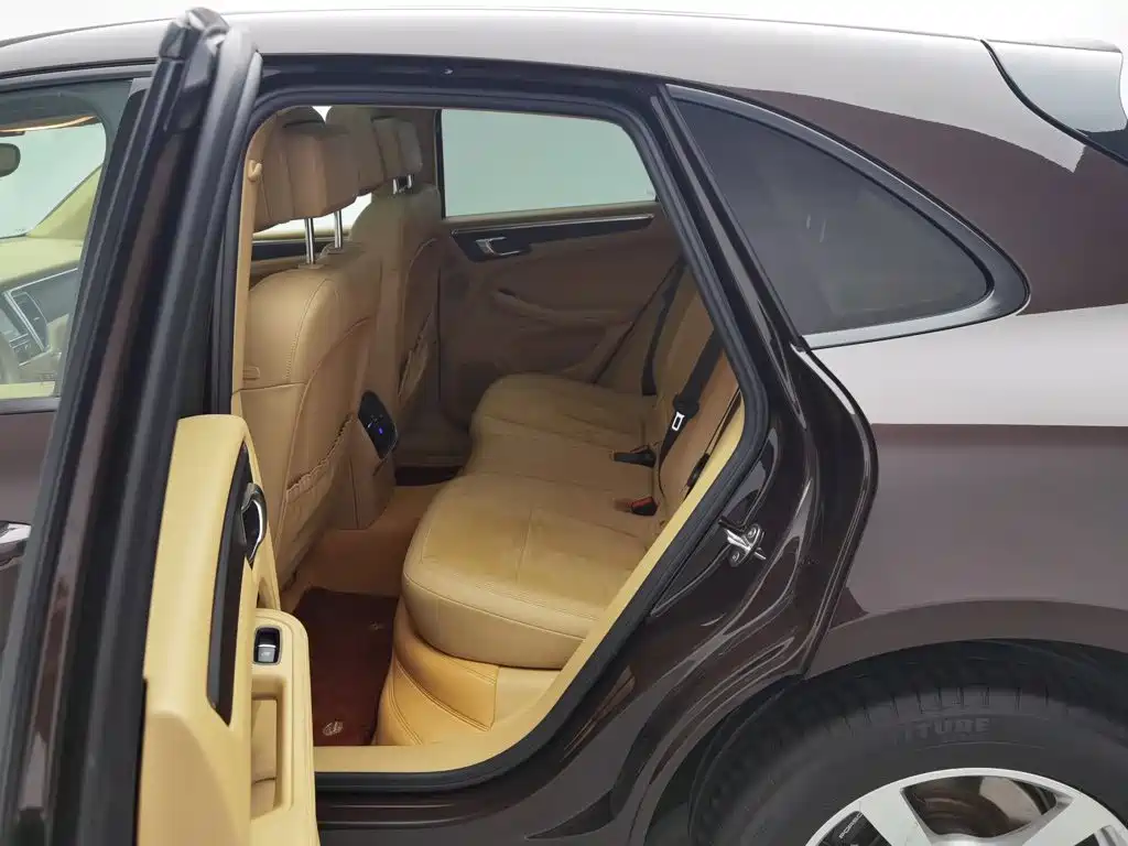 Porsche Macan — миниатюра 15