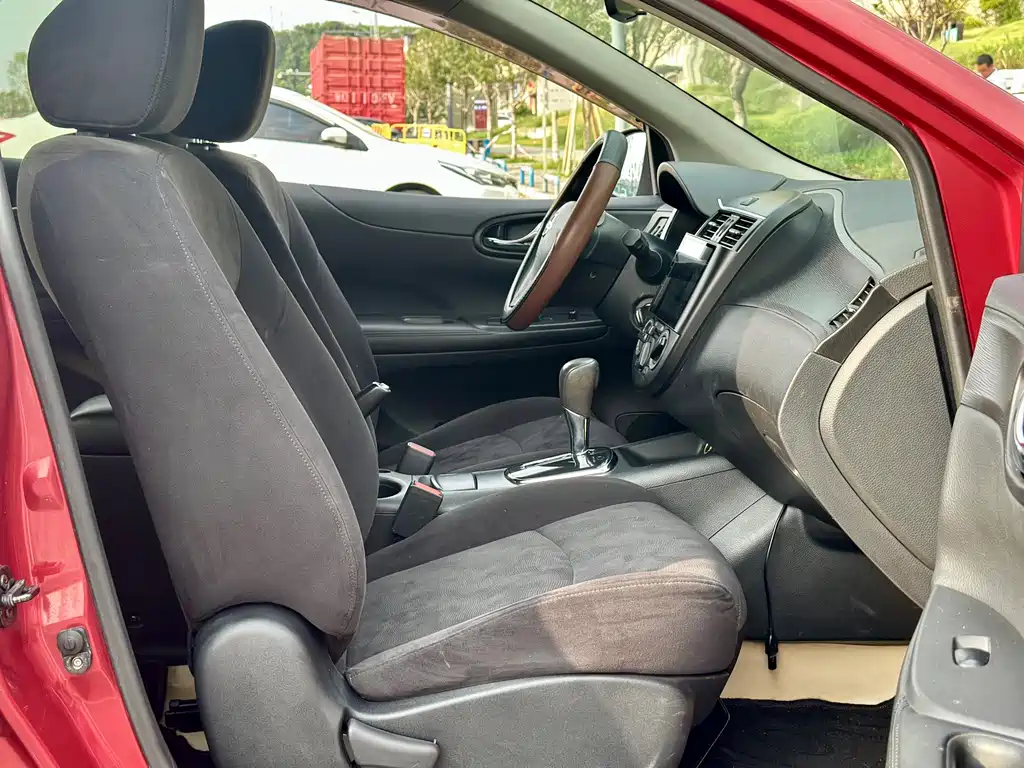 Nissan Tiida 1.6L CVT Luxury Type, фото 22