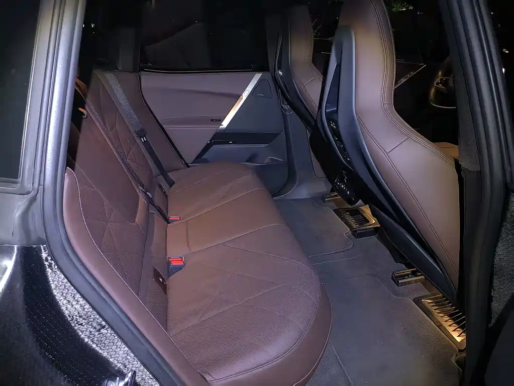 BMW iX — миниатюра 8