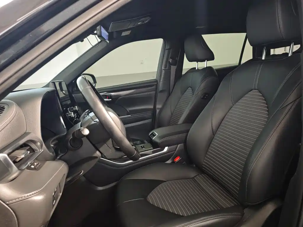 Toyota Crown Kluger — миниатюра 19