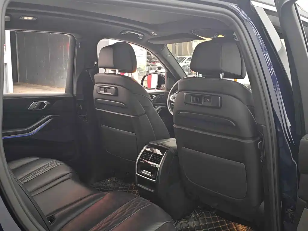 BMW X7 — миниатюра 20
