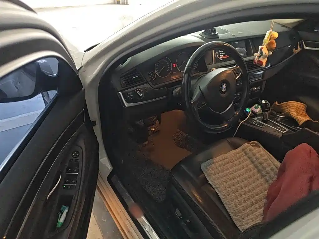 BMW 5 Series — миниатюра 14