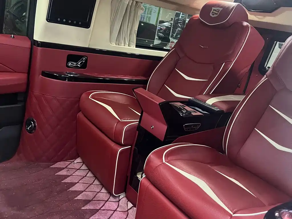 Cadillac Escalade — миниатюра 8