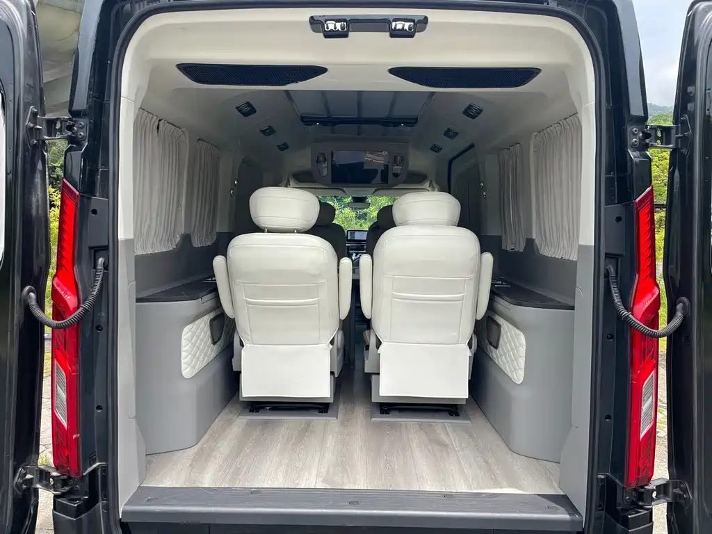 Maxus V90 — миниатюра 9