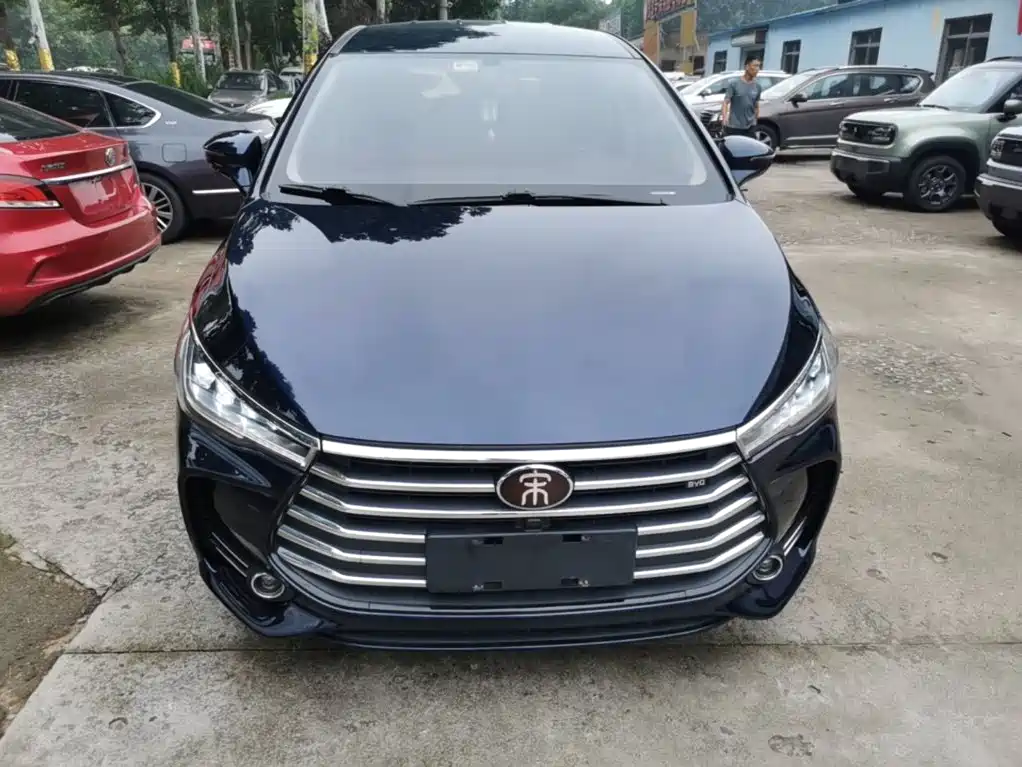 BYD MAX — миниатюра 3