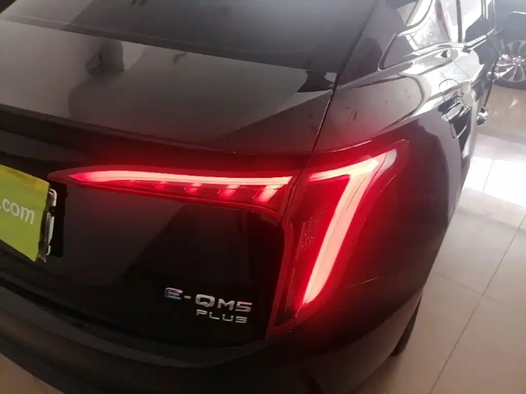 Hongqi Hongqi E-QM5 — миниатюра 8
