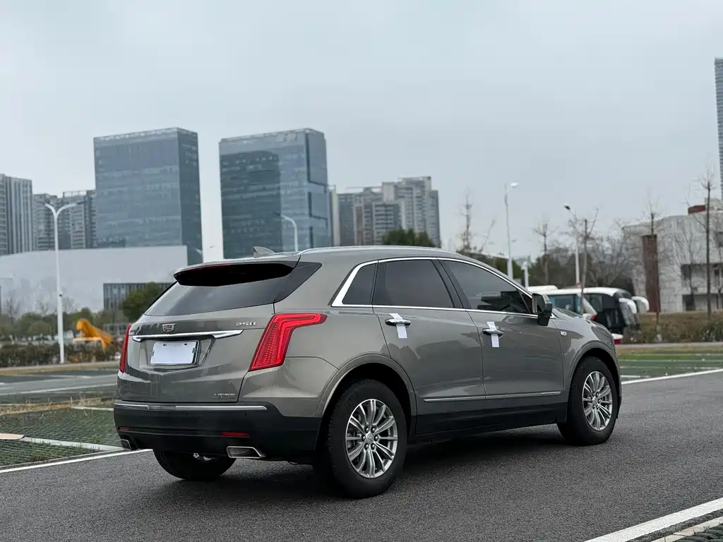 CADILLAC XT5