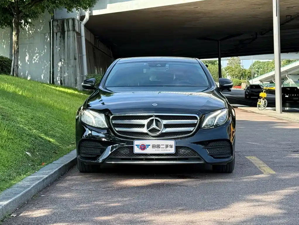 Mercedes-Benz E-Class — миниатюра 2