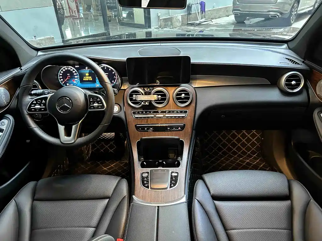 Mercedes-Benz GLC — миниатюра 9