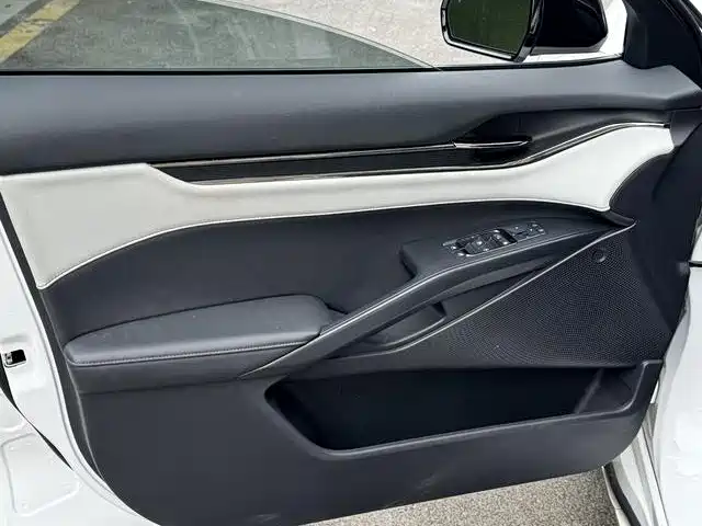 Ford Mondeo — миниатюра 6