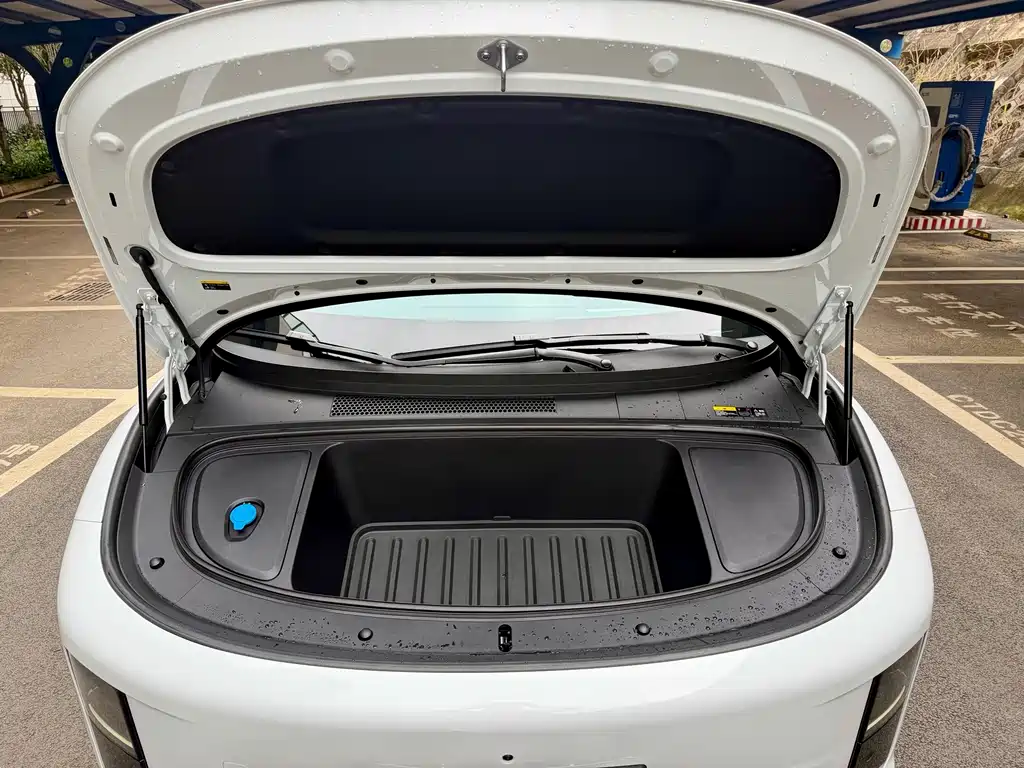Li Auto Идеальный i6 — миниатюра 13
