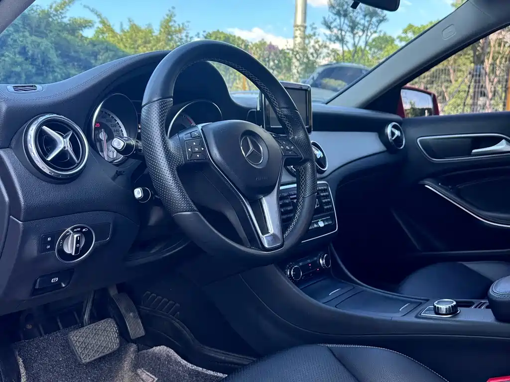 Mercedes-Benz GLA 2016 GLA 200 Fashion