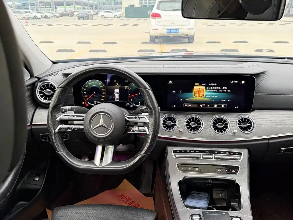 Mercedes-Benz E-Class — миниатюра 6
