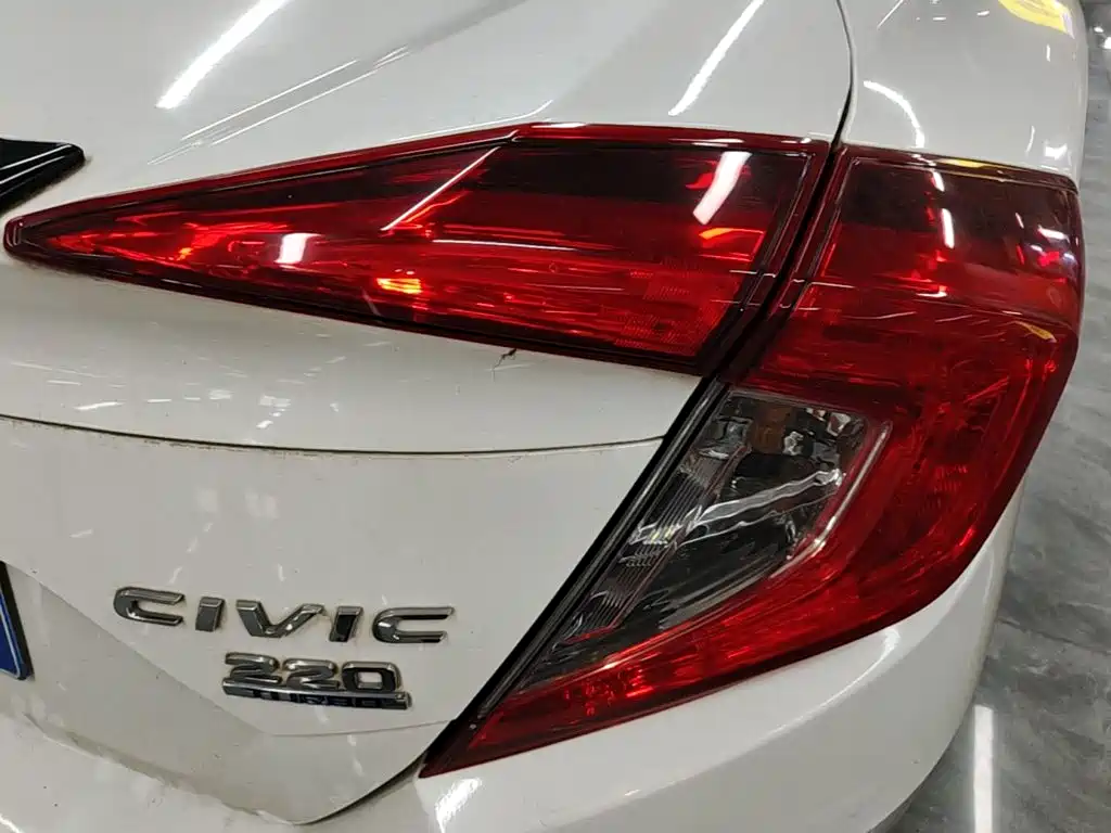Honda Civic — миниатюра 8