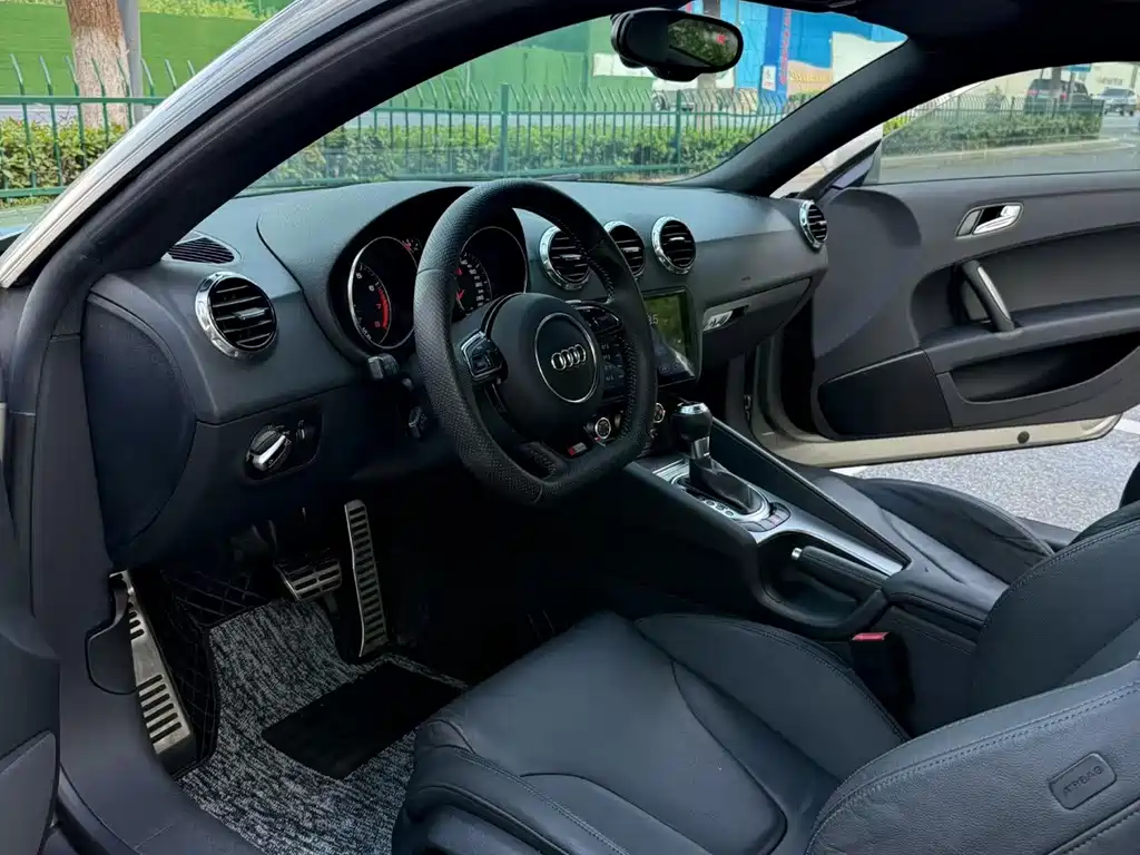 Audi TT TT Coupe 45 TFSI, фото 2