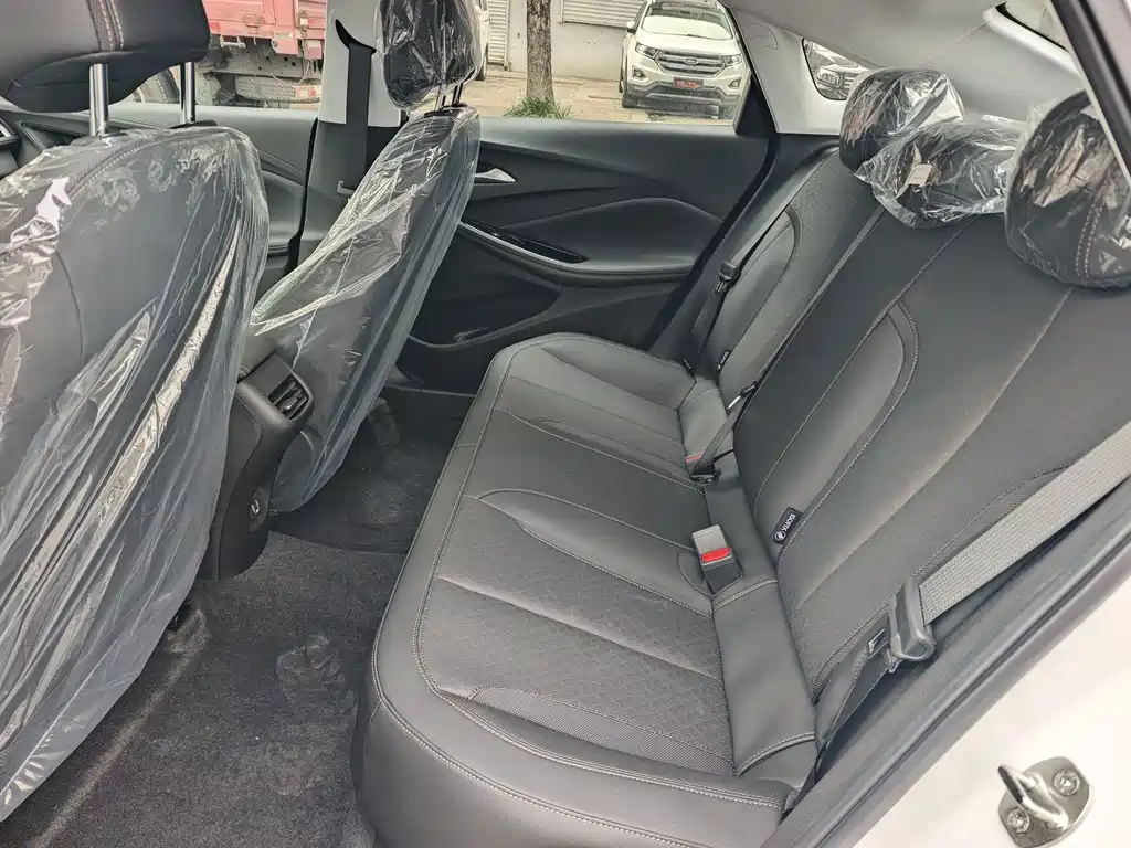 Buick Verano — миниатюра 7