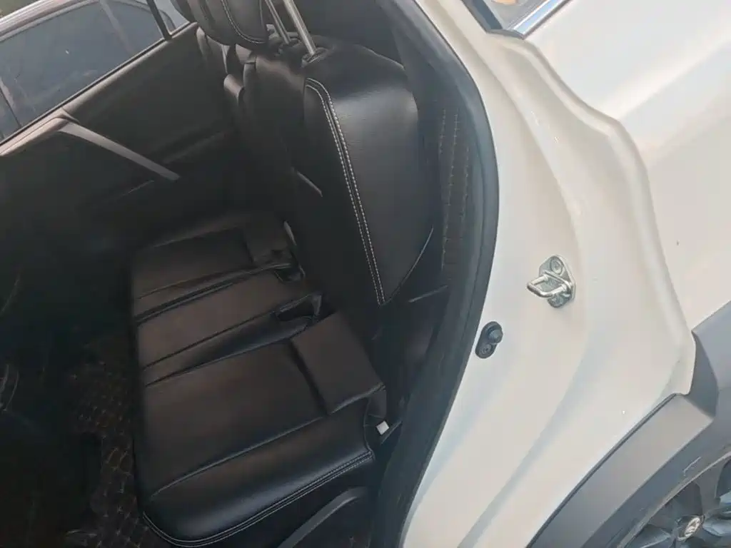 Toyota RAV4 — миниатюра 17