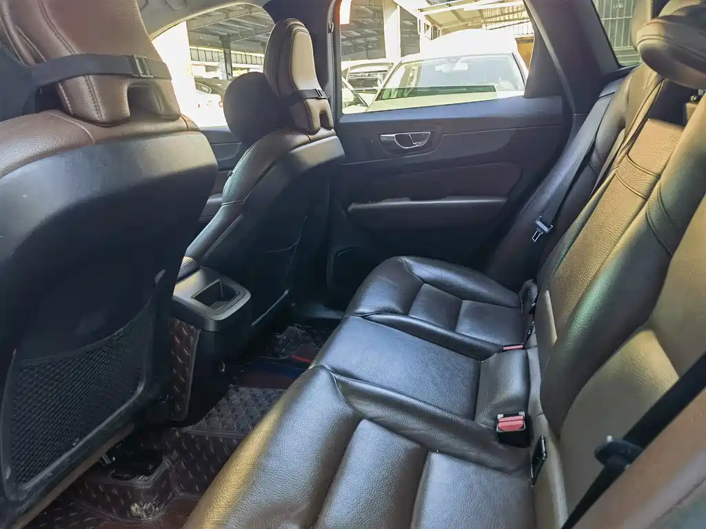 Volvo XC60 — миниатюра 7