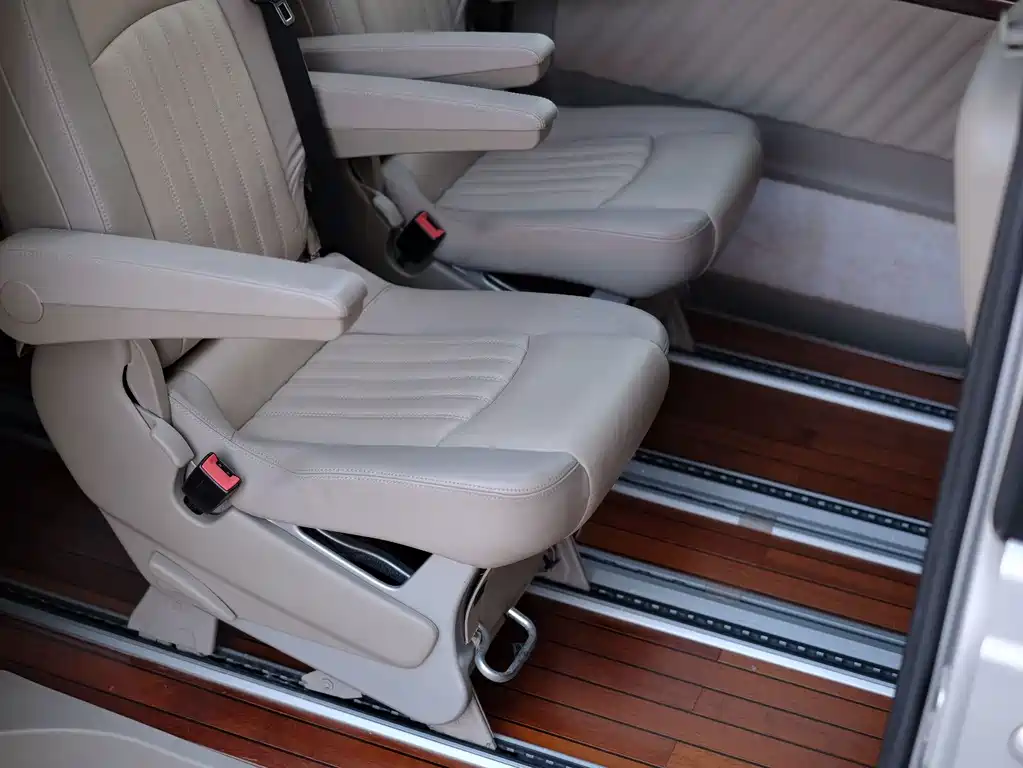 Mercedes-Benz Viano — миниатюра 49