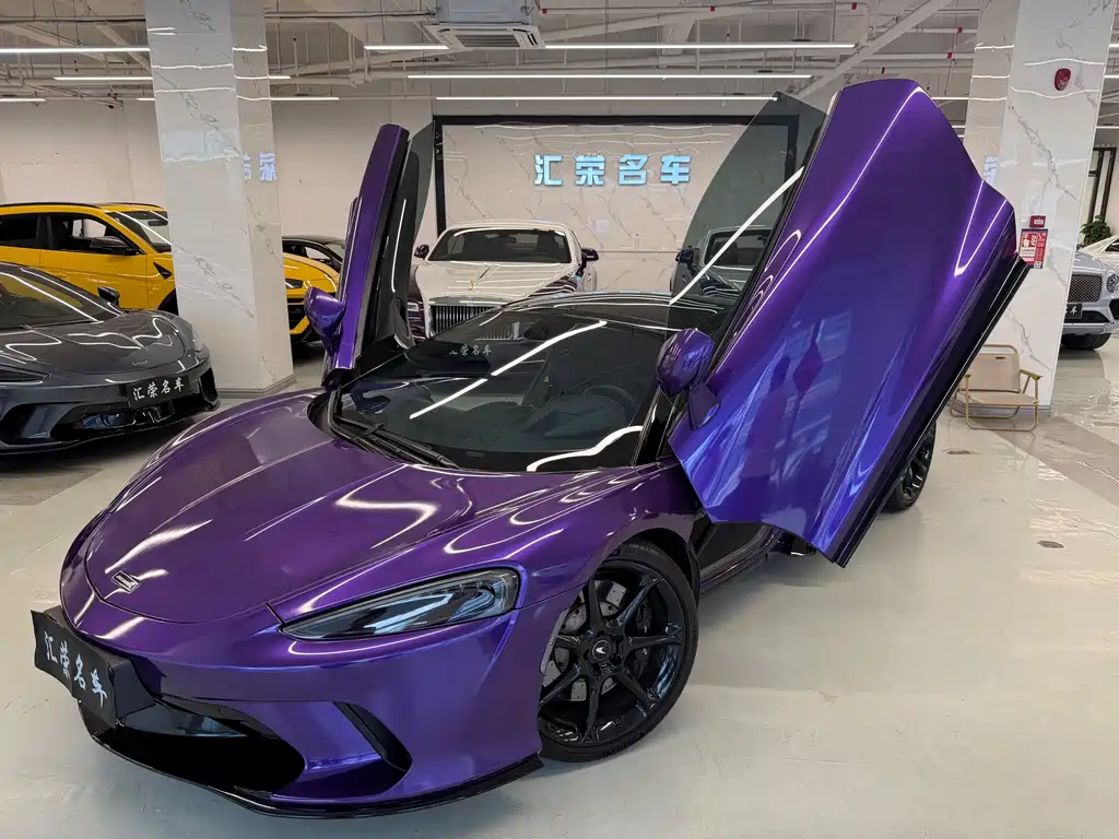 McLaren GT