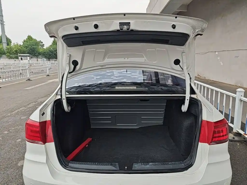 Volkswagen Santana — миниатюра 19