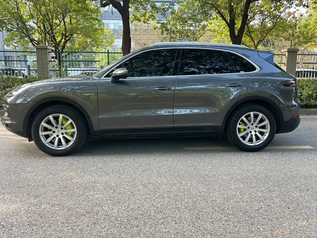 Porsche Cayenne Hybrid — миниатюра 3