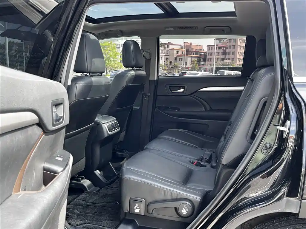 Toyota Highlander — миниатюра 9