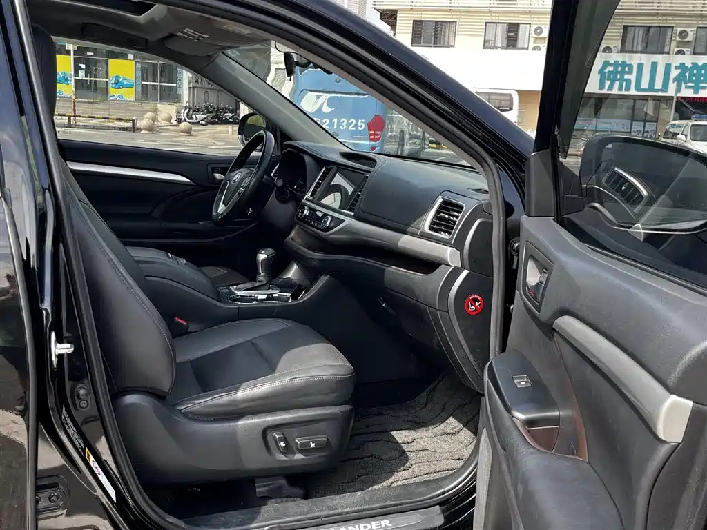 Toyota Highlander — миниатюра 16