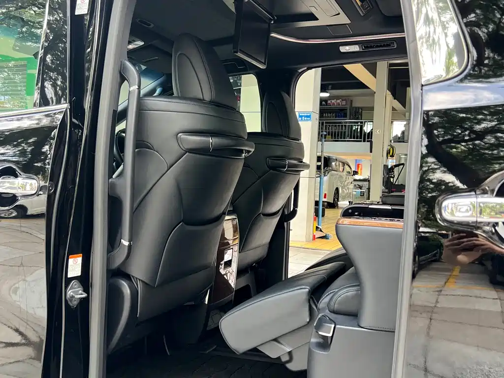 Toyota Alphard — фотографии объявления, Фото 12