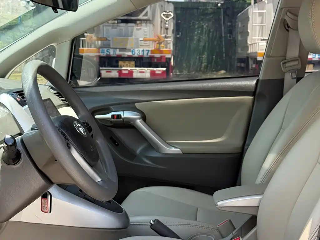 Toyota Verso — миниатюра 8