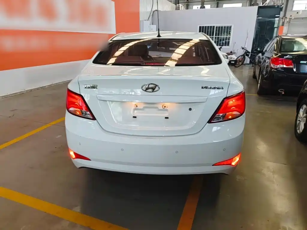 Hyundai Verna — миниатюра 6