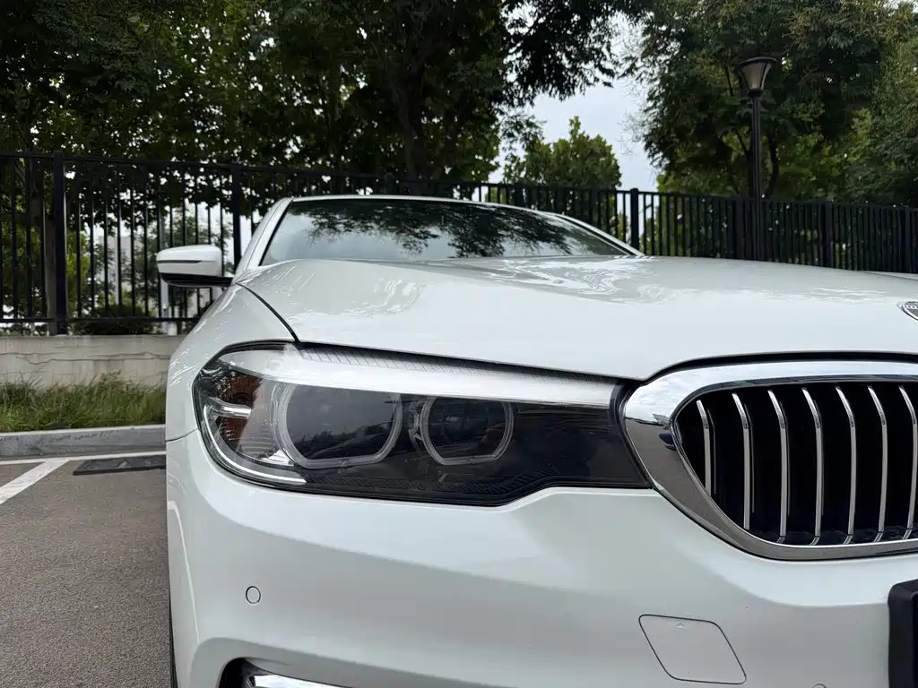 BMW 5 Series — миниатюра 22