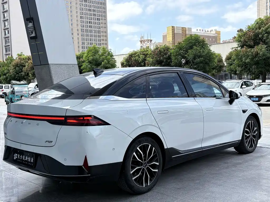XPeng P5 — миниатюра 9