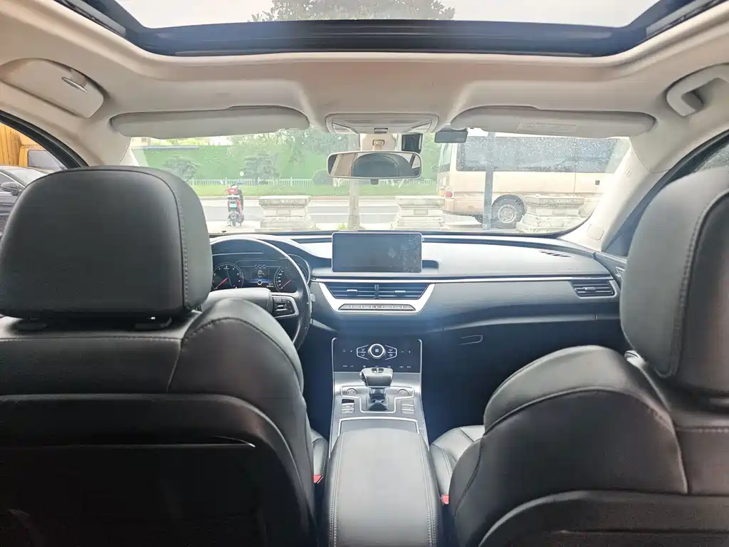 Hongqi Hongqi H5 — миниатюра 11