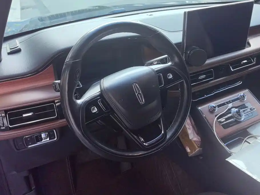 Lincoln Aviator — миниатюра 15