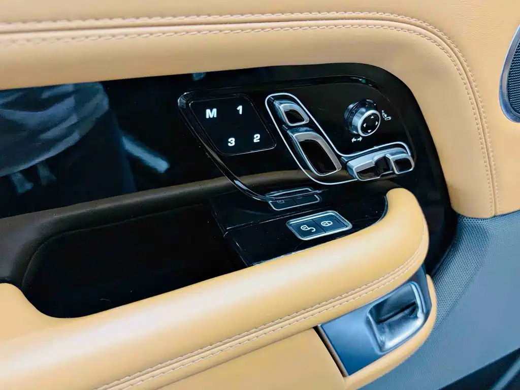 Land Rover Range Rover — миниатюра 11