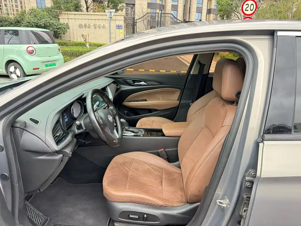 Buick Regal — миниатюра 8