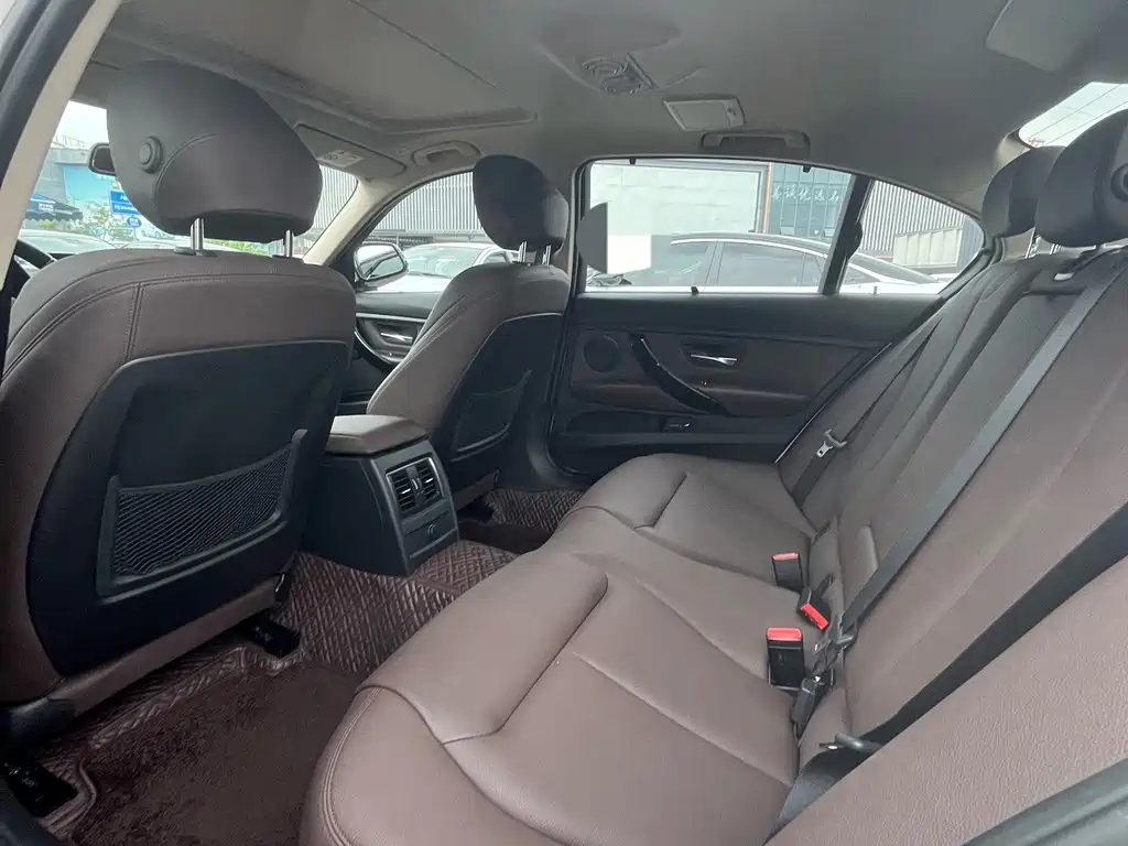 BMW 3 Series — миниатюра 8